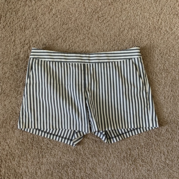 Express stripe mid-rise shorts - Picture 1 of 3